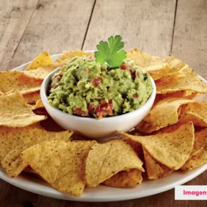 NACHOS CON GUACAMOLE Y PICO DE GALLO.